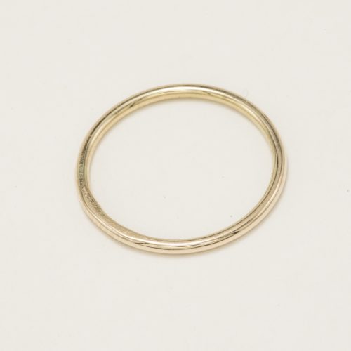 Classic gold ring