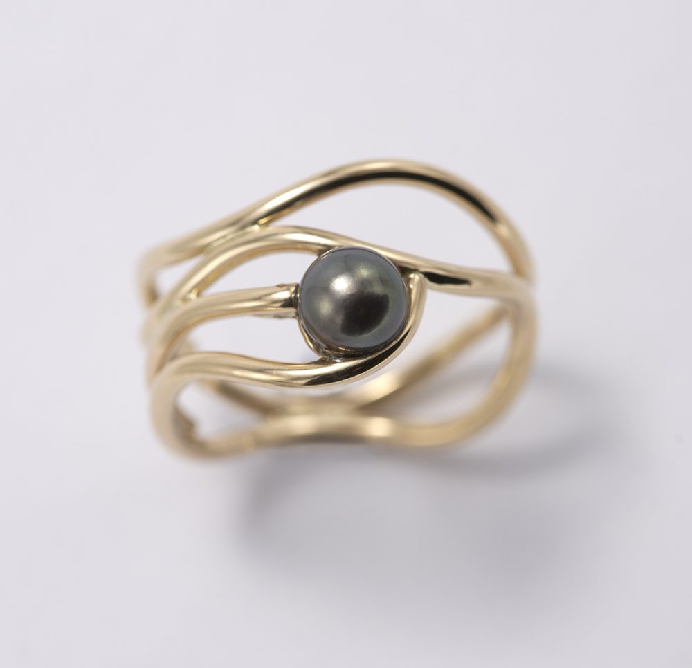 Gold ring with pearl