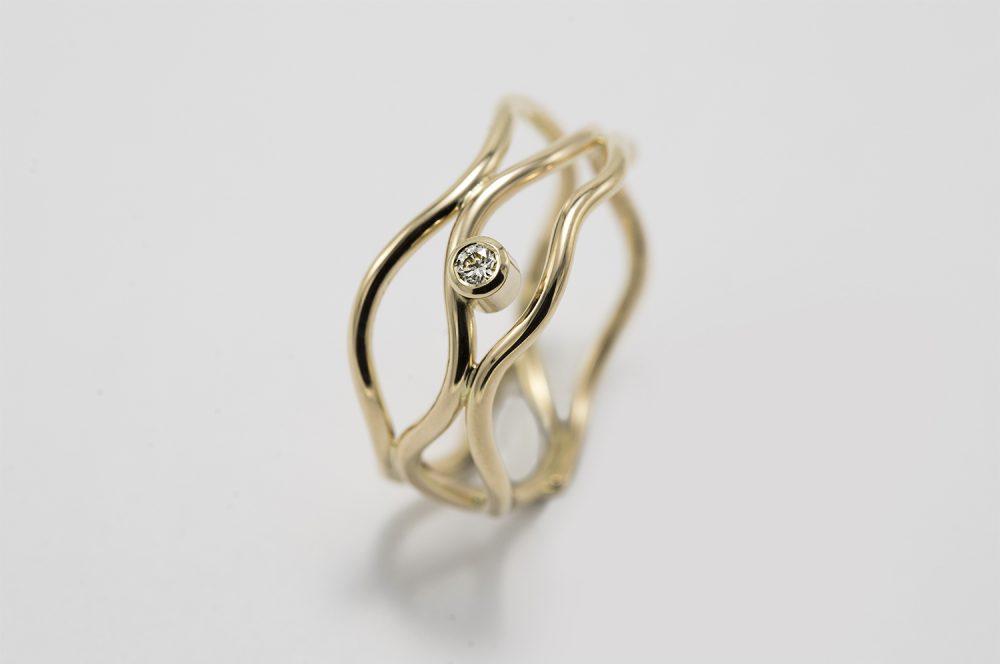 Gold ring with diamond